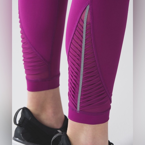 Lululemon Making Moves Plum - Picture 3 of 8